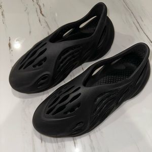 Yeezy Foam RNNR Onyx